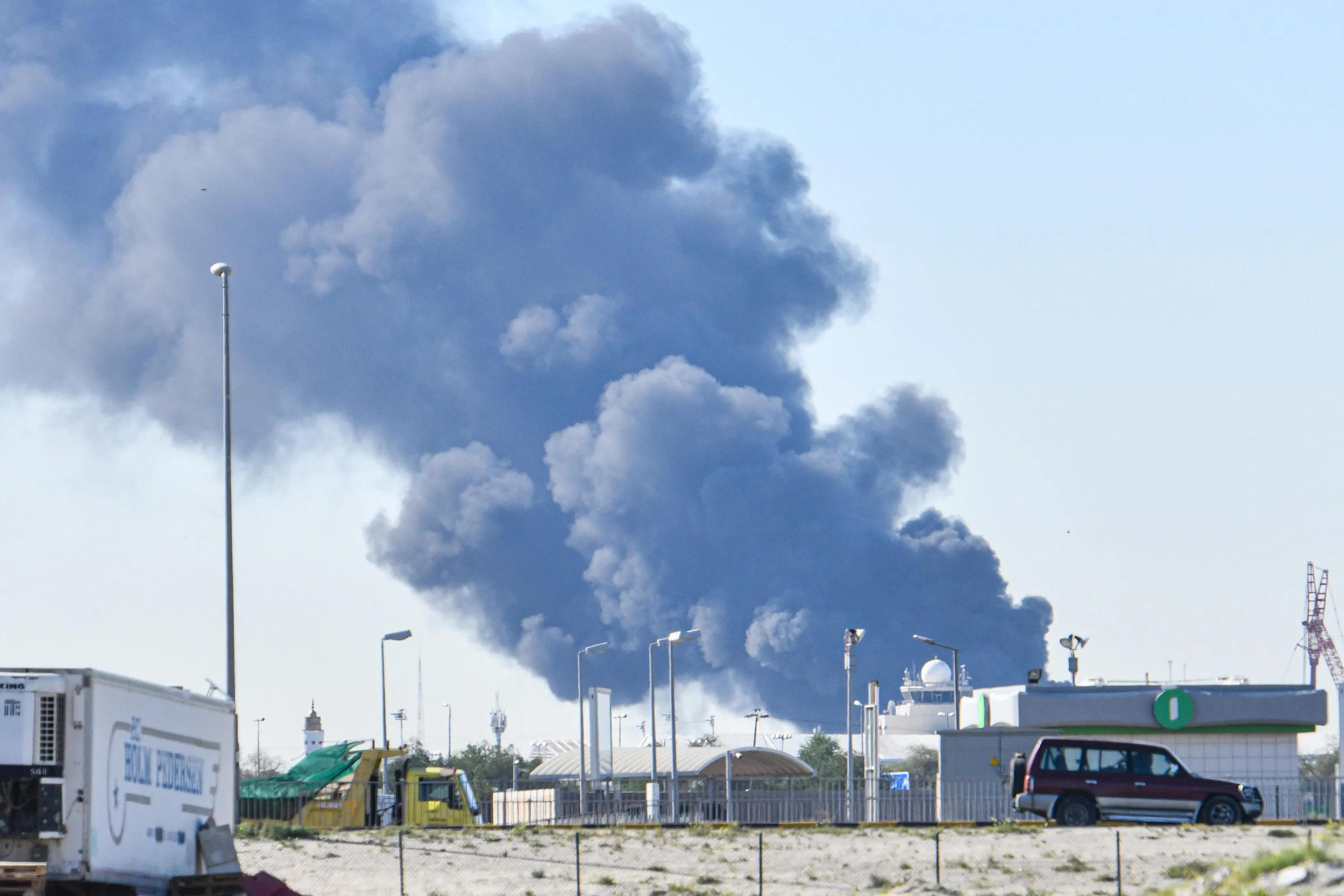 Kuwait und Emirate melden Beschuss aus dem Iran